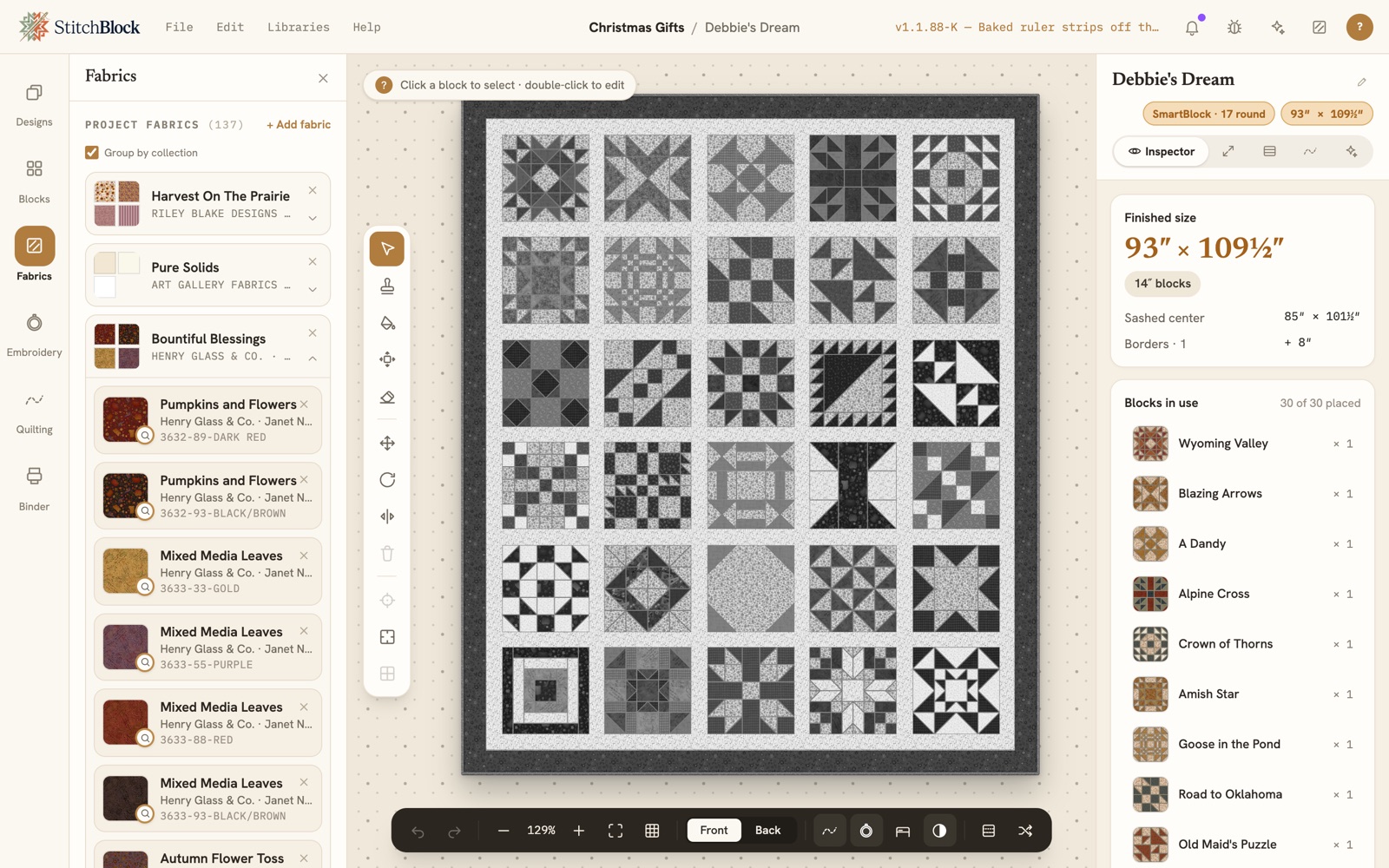 The same quilt with Black and white turned on in the worktable's toolbar: every block in shades of grey, the dark stars and the light backgrounds easy to tell apart